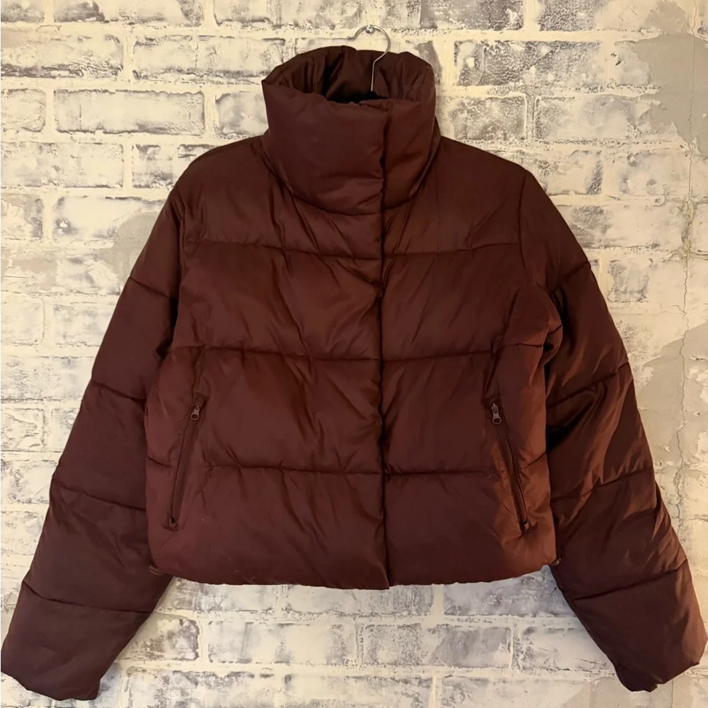 Alo Burgundy Gold Rush Cropped Puffer Jacket